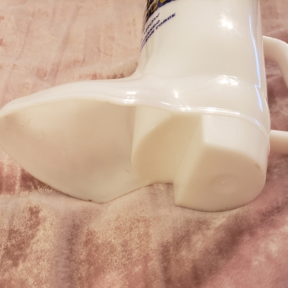 Dolly Parton's Dixie Stampede 2007 2PC Collector's Items - Picture 9 of 14